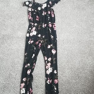 Off the shoulder Kids black floral jumper